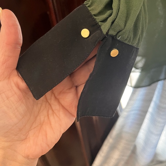 Tory Burch Silk Green Blouse with Gold & Black Accents - Picture 6 of 8